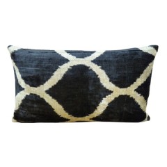 VELVET IKAT PILLOW COVER BLACK SILVER Q1 